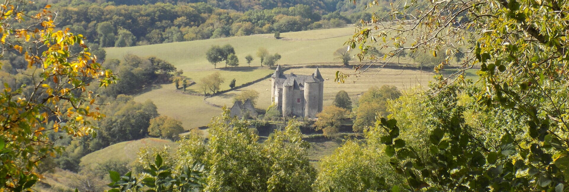 Le Château Féodal de Sénezergues